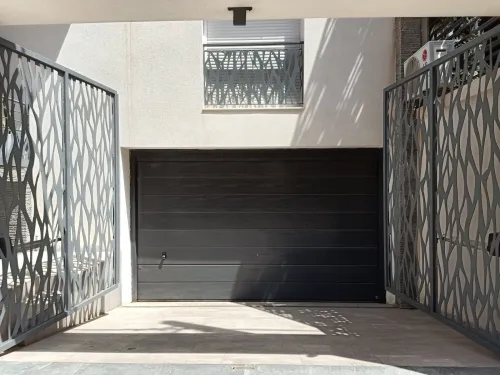 porte sectionnelle / rideau électrique / porte automatique 