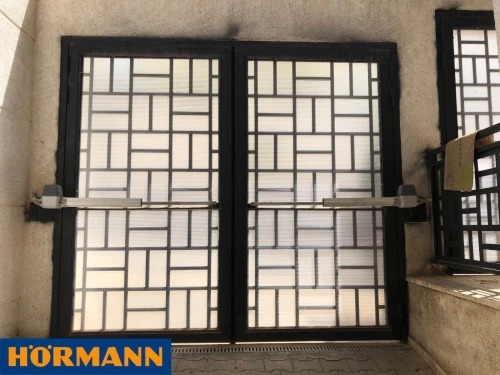 portail électrique / moteur coulissant / porte automatique / portail à battant 