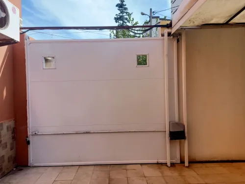 portail électrique / moteur coulissant / porte automatique / portail à battant 