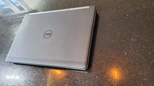 Dell précision 7510 , en bon état  , 16 Go de RAM  , 01 TO HDD ,