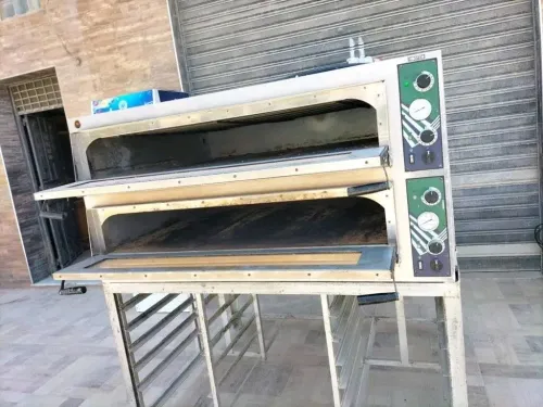Four à pizza
