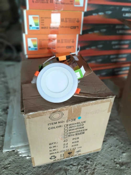 Un lot de spot disponible 6w.......18w