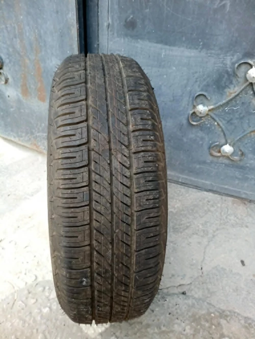 عجلة احتياطية أصلية لم تستخدم  ( Roue Good year original 185/65/15 ( pneu +jante par 15)