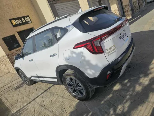 Kia Seltos 2025 Casquette blanche