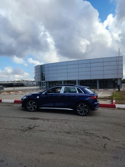 Audi A3 2025 S Line Sportsback Flying Spur Luxury Edition
