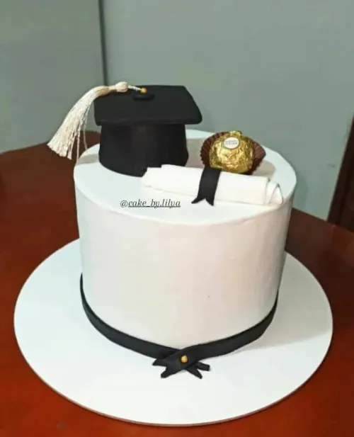 cake by lilya patessrie