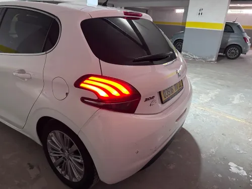Peugeot 208 2017 Allure Facelift
