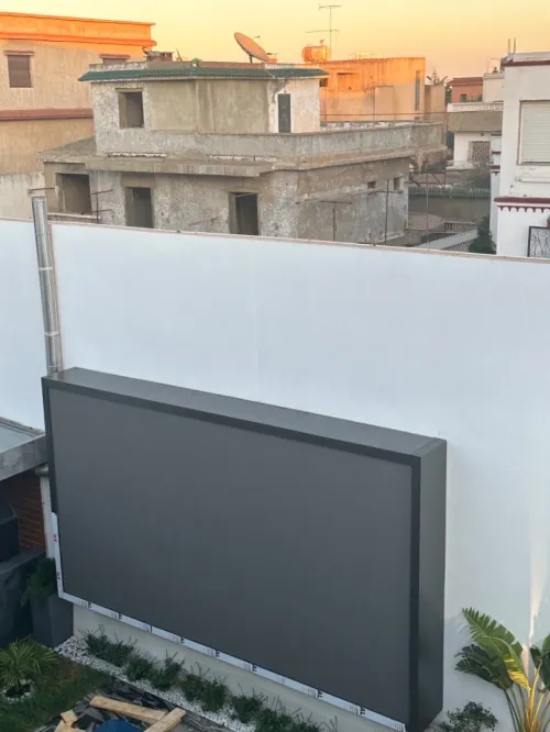 Panneau d’affichage LED écran led Interieurs et Exterieurs sur mesure