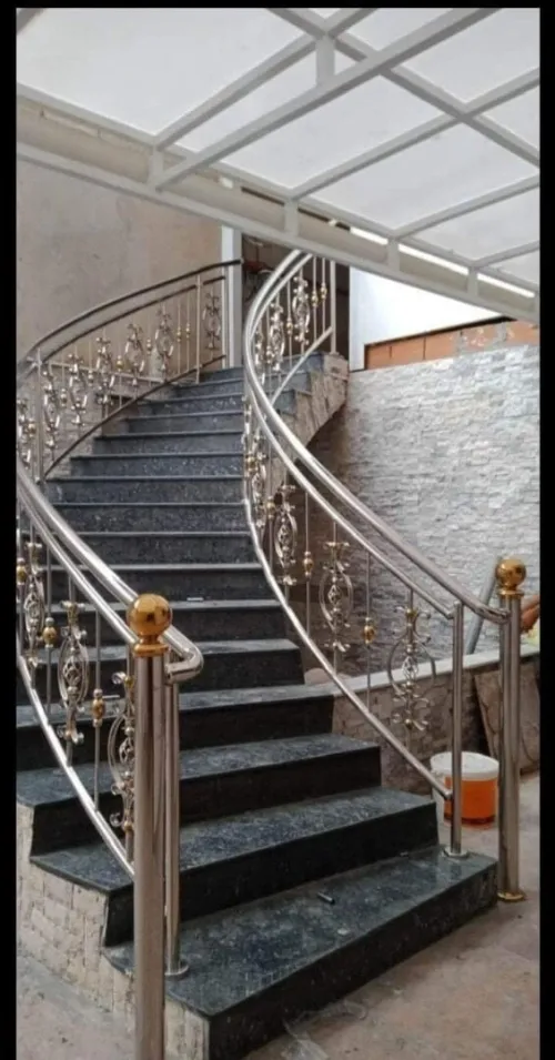 Fournitures et pose rampe d'escalier en inox garde-corps en inox et verre cabine de douche moderne