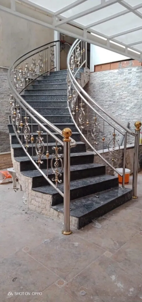Fournitures et pose rampe d'escalier en inox garde-corps en inox et verre cabine de douche moderne