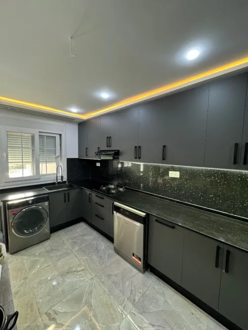 cuisine équipée moderne et sur mesure HIGH GLOSS 