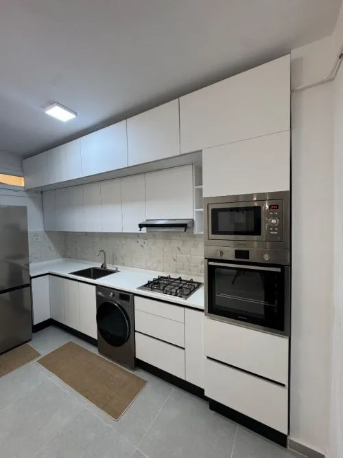 cuisine équipée moderne et sur mesure HIGH GLOSS 