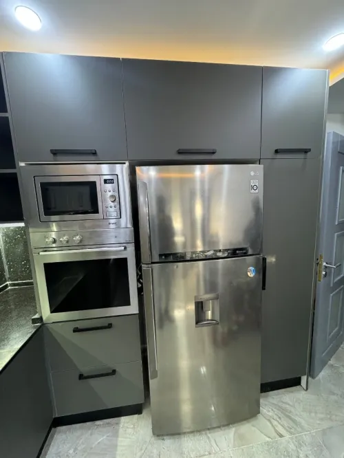 cuisine équipée moderne et sur mesure HIGH GLOSS