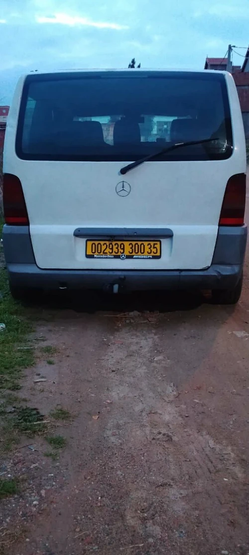 Mercedes vito 2000 vitré 09 places