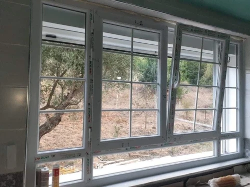Fenêtre en pvc et aluminium 