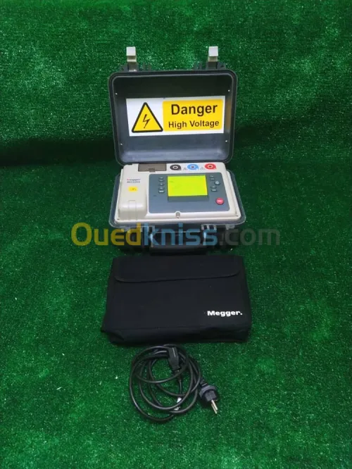 Megohmmetre Testeur de résistance d'isolement Megger MIT520/2- 5 kV avec stockage de données