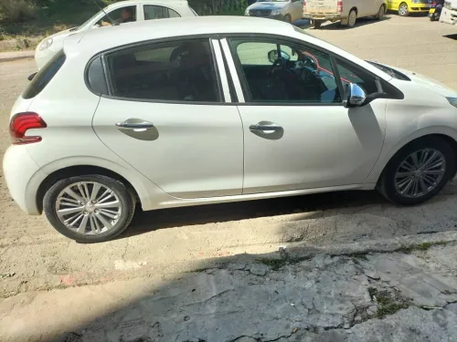 Peugeot 208 2016 Active Facelift