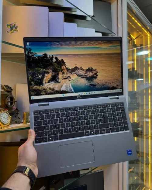 Latitude 5550 15" i5-13e 16GB/512GB Disponible Chez Morsi store dz