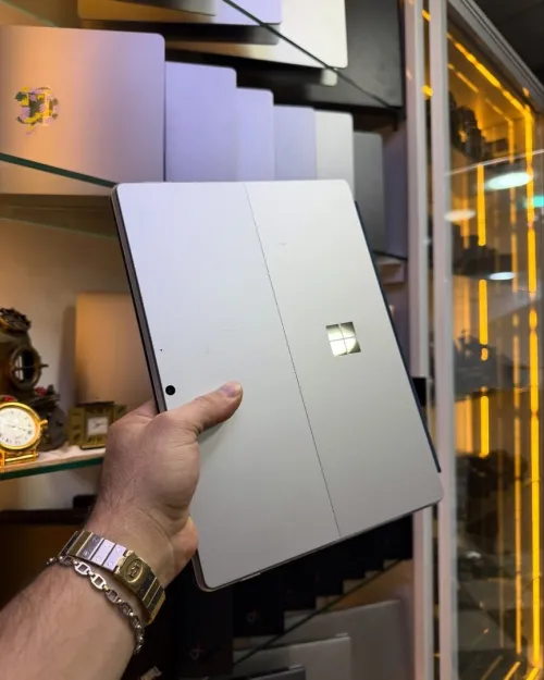 Surface Pro 8 i5/16GB/256GB Disponible Chez Morsi Store Da
