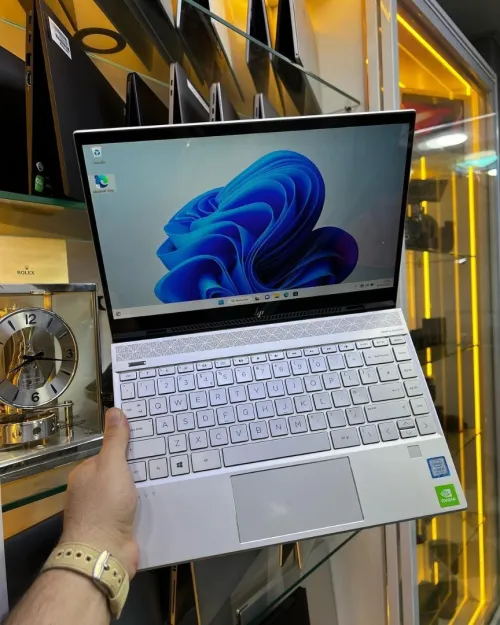 hp ENVY 14 i5-8eme 8GB/256GB Tactile, Carte Graphique Nvidia MX 250 2GB  X