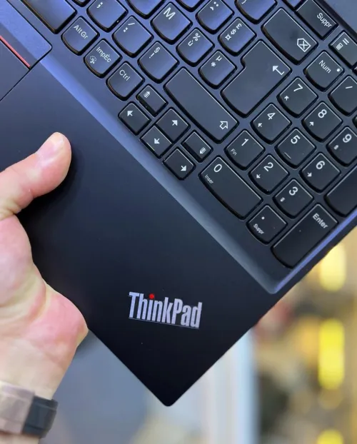 Thinkpad E15 Gen2 i7-1165G7 