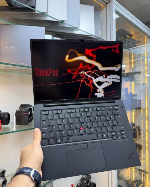 ThinkPad P14S Ultra-7/64G/1T/ARCPRO/RTX disponible chez Morsi store dz