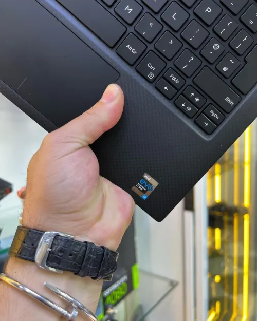 Vendu Dell XPS 13 i7-11eme 16/512 4K Tactile, Intel Iris Xe graphics