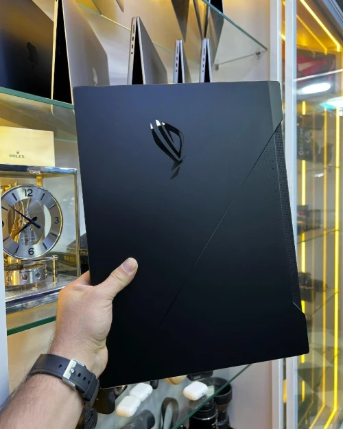 Vendu ASUS ROG Zephyrus DUO Ryzen9 40GB de RAM 1024+512GB de Stockage SSD, Nvidia RTX 3060 Laptop