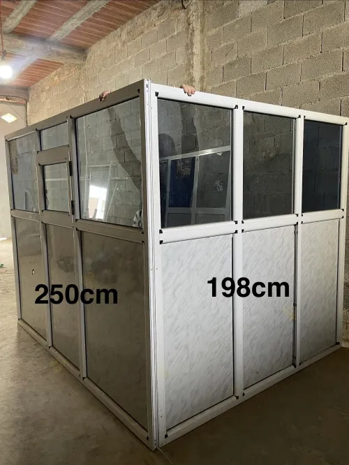 Vitrine en aluminium 3 facade (bureau)