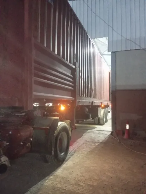 Garde meuble hangar places de stockage entreposage parking