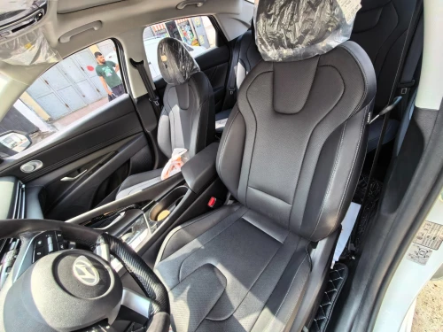 Hyundai Elantra 2025 