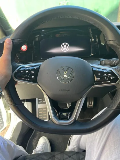 Volkswagen Golf 8 2024 R