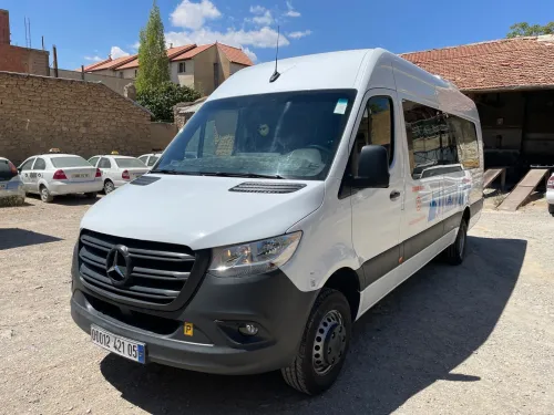 Location d'un minibus Sprinter 23 places-حافلة صغيرة للكراء من نوع مرسيدس سبرينتر تتسع لـ 23 راكبًا