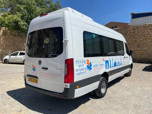 Location d'un minibus Sprinter 23 places-حافلة صغيرة للكراء من نوع مرسيدس سبرينتر تتسع لـ 23 راكبًا