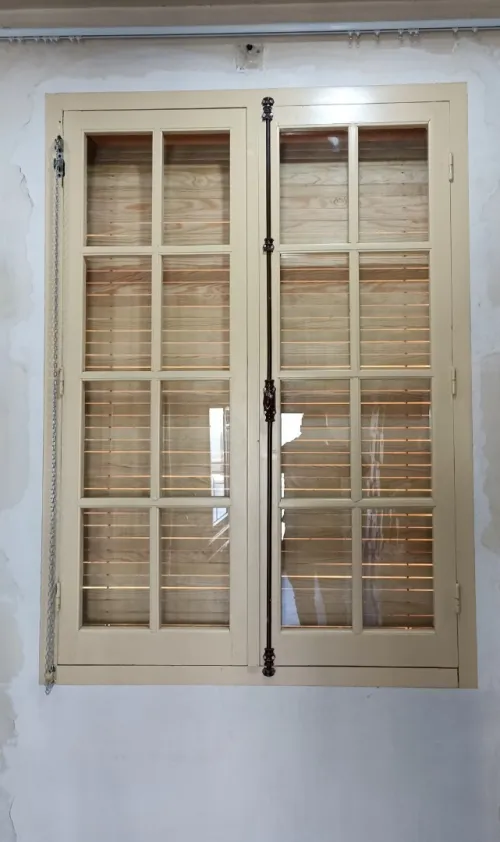Installation et maintenance du volet bois