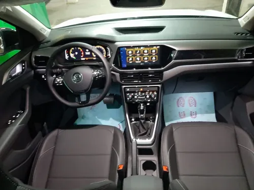 Volkswagen T-Cross 2025 R-line