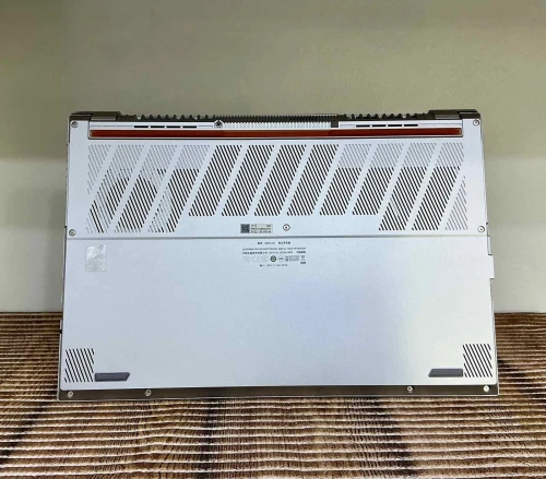 ASUS Vivobook Pro 15 OLED 2.8K AMD Ryzen 7 6800H RTX 3060 6GB 16GB 512GB