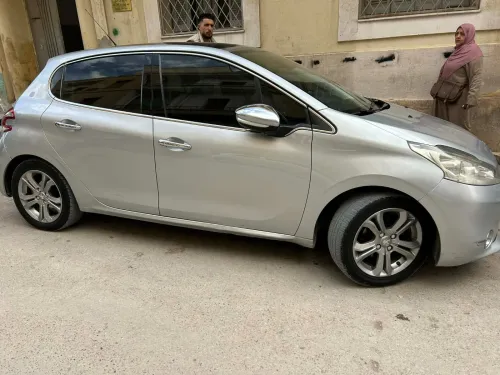 Peugeot 208 2015 Allure