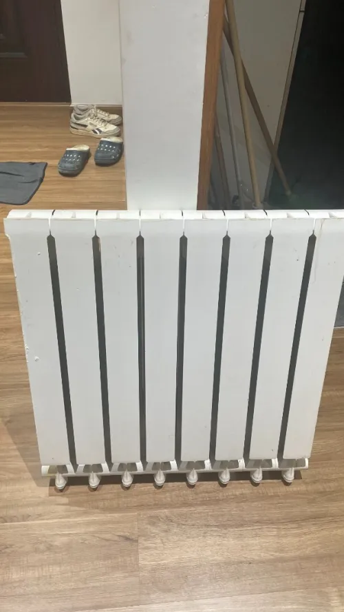 Pompe STROL et deux radiateur un 10 elements et un 8 elements