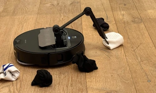 Roborock Robot Aspirateur laveur Saros Z70 avec bras ramasseur -elevement -22000PA-180 MIN AUTONOMIE