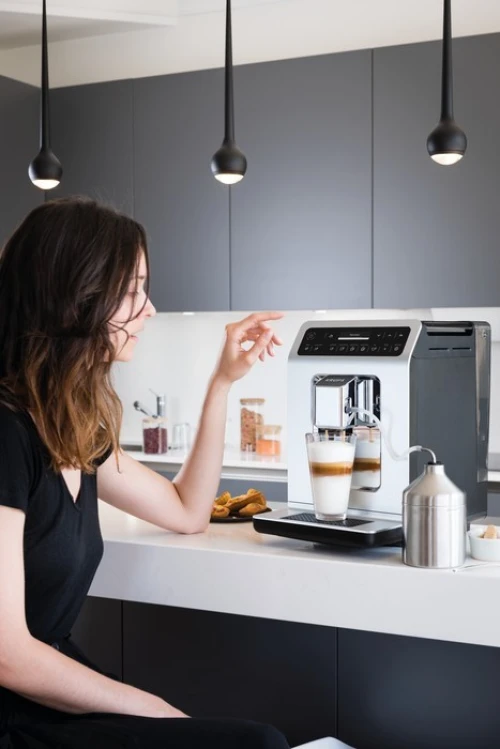 Machine a cafe broyeur avec tasses de lait  KRUPS EA890110 EVIDENCE - 15 bars