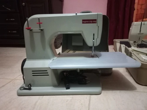 Machine à coudre 
