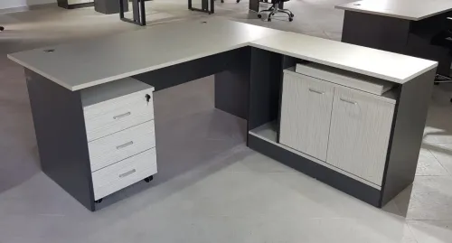 Bureau en milamine locale 