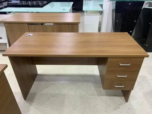 Bureau en milamine locale 