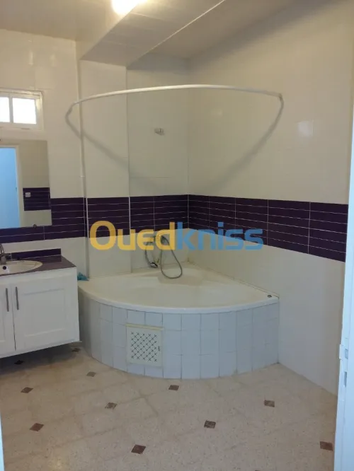 Location Appartement Niveau de villa F3 Alger El achour
