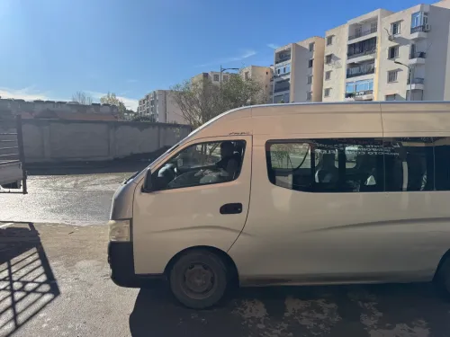 Nissan Nv 350 15 place 2014