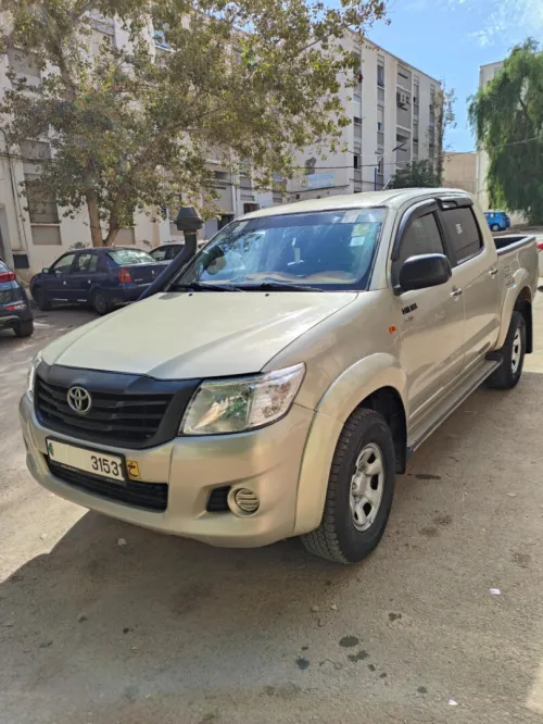 location pickup Toyota hilux 4x4 2015