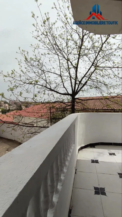 Location Appartement Niveau de villa F4 Alger Birkhadem