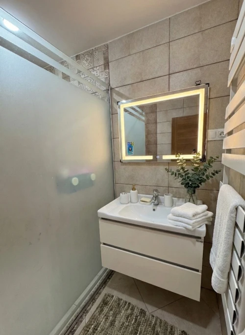 Location vacances Appartement F4 Alger Cheraga