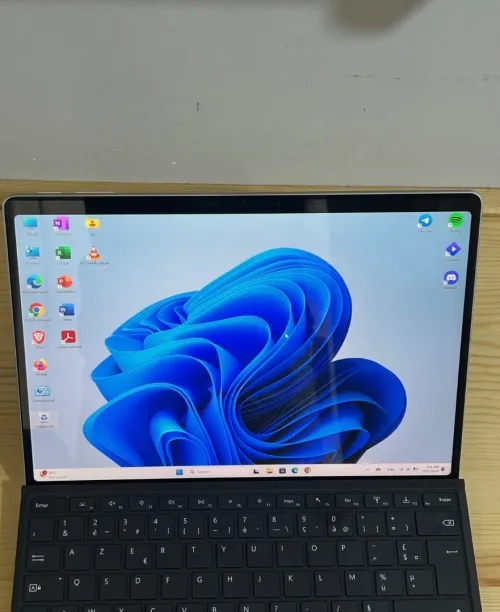 LAPTOP SURFACE 10 pro